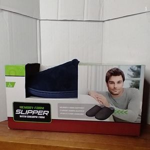 Men's memory foam slippers.